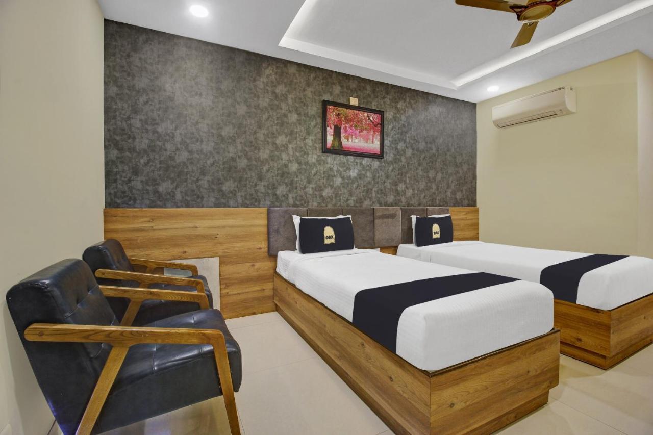Collection O Hotel Swagath Pride Mancherāl Eksteriør bilde