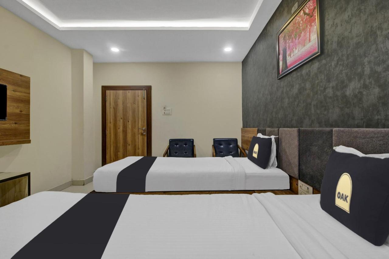 Collection O Hotel Swagath Pride Mancherāl Eksteriør bilde