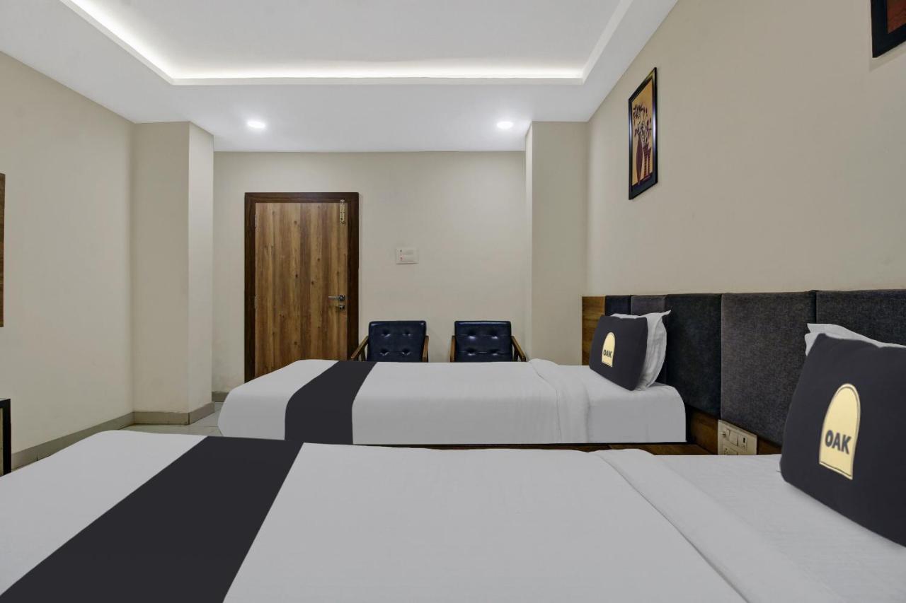 Collection O Hotel Swagath Pride Mancherāl Eksteriør bilde